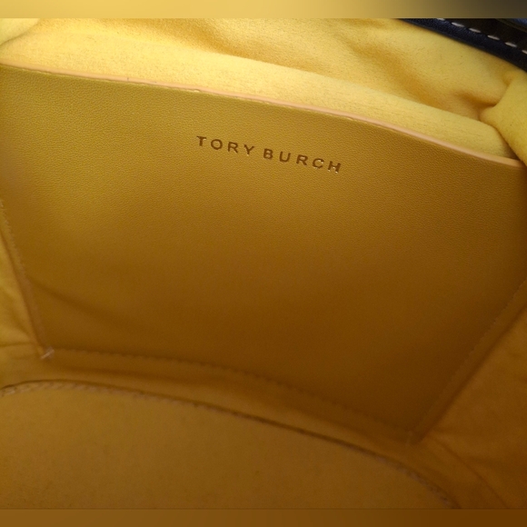 Tory Burch Monogram Bucket Bag  Great Condition - Picture 6 of 8